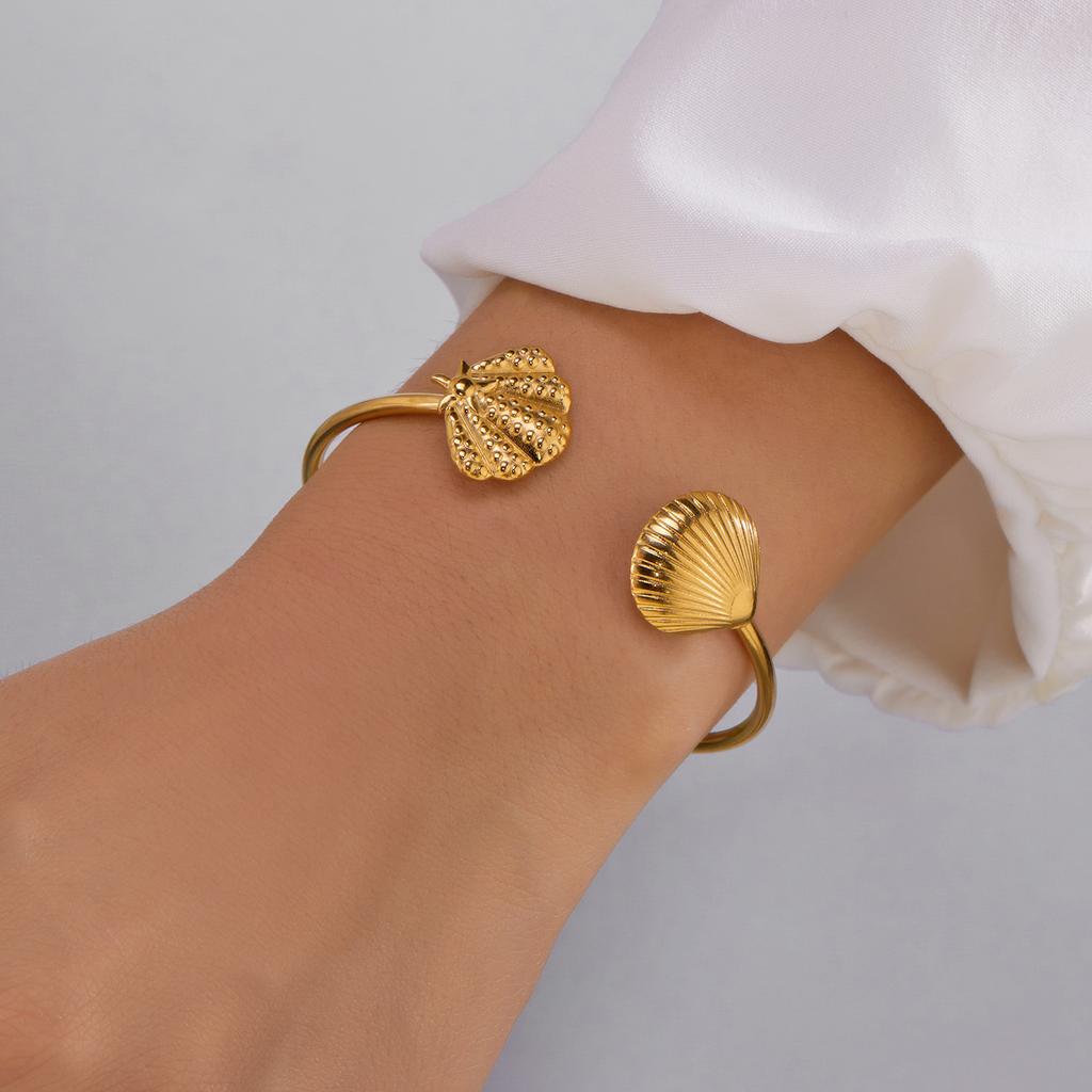 Vintage Stainless Steel Ocean Series Bangle for Women Gold Color Shell Starfish Conch Turtle Bracelet Boho Beach Party Jewelry