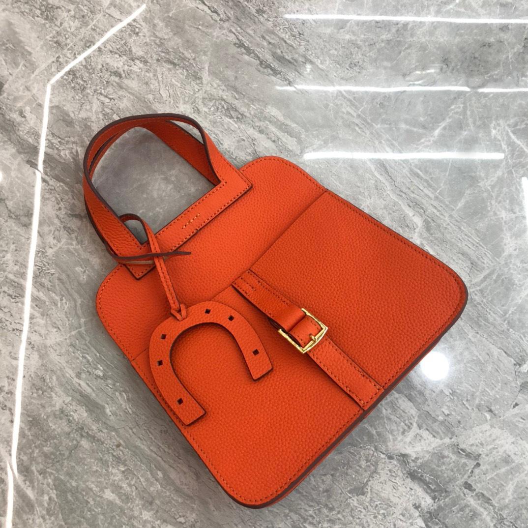 

2025 New horseshoe bag first layer cowhide gold buckle silver buckle portable messenger genuine leather women s bag popular bag 28x8x26cm