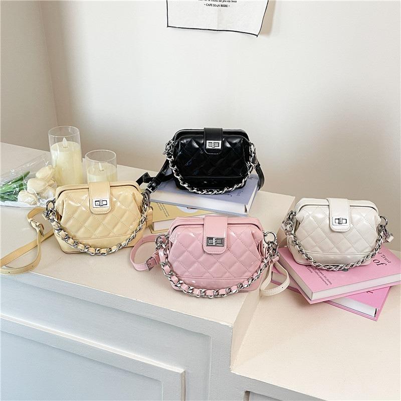 Textured Rhombus Messenger Bag Chain Women's Bag New Fashion Commuter Bucket Bag