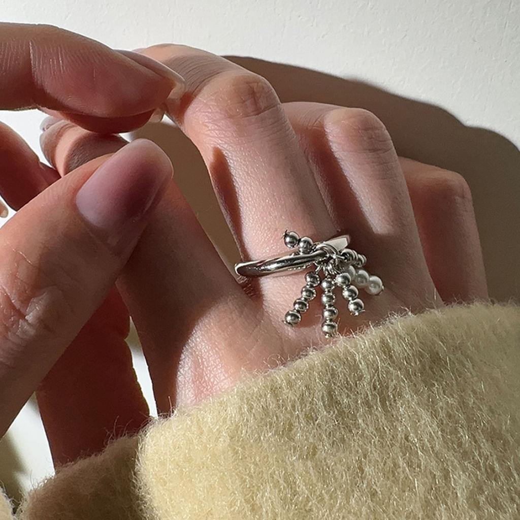 Modischer Edelstahl-Quastenring mit einzigartigen Perlendetails für junge Frauen, die Stil und Individualität suchen