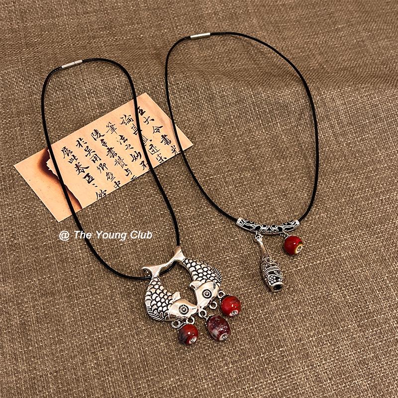 Mid-Century Style Double Fish Ceramic Necklace - Retro Distressed Sweater Chain Jewelry