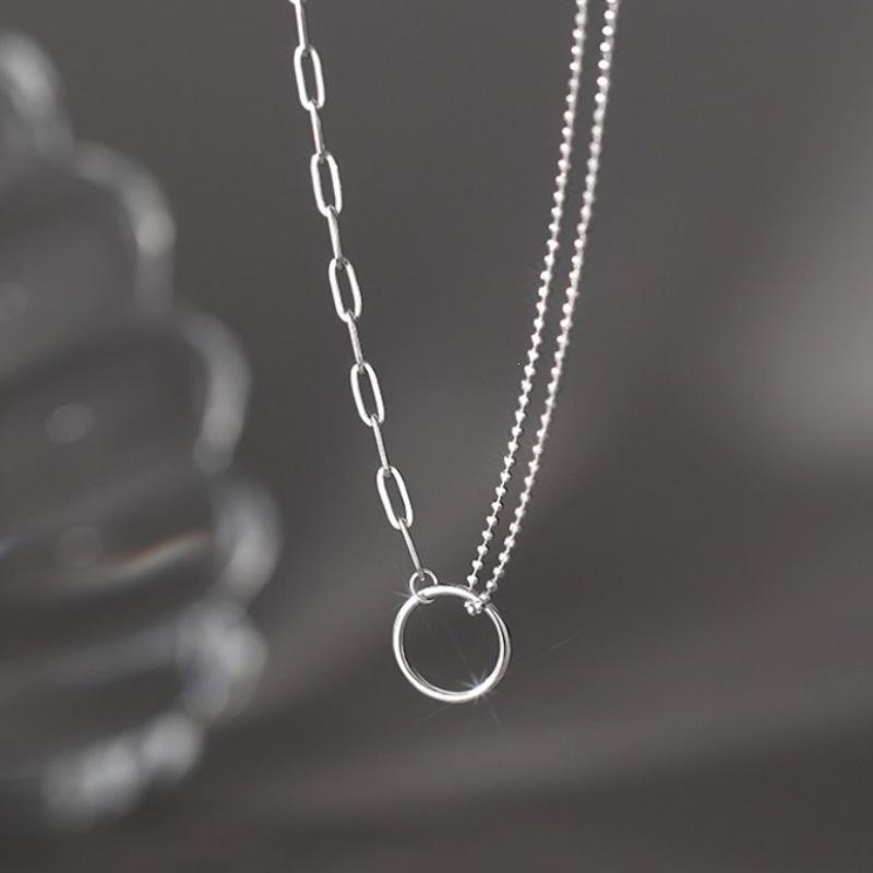 2023 Bestseller: Women's Niche Design Necklace In 925 Sterling Silver with Circle Clavicle Chain