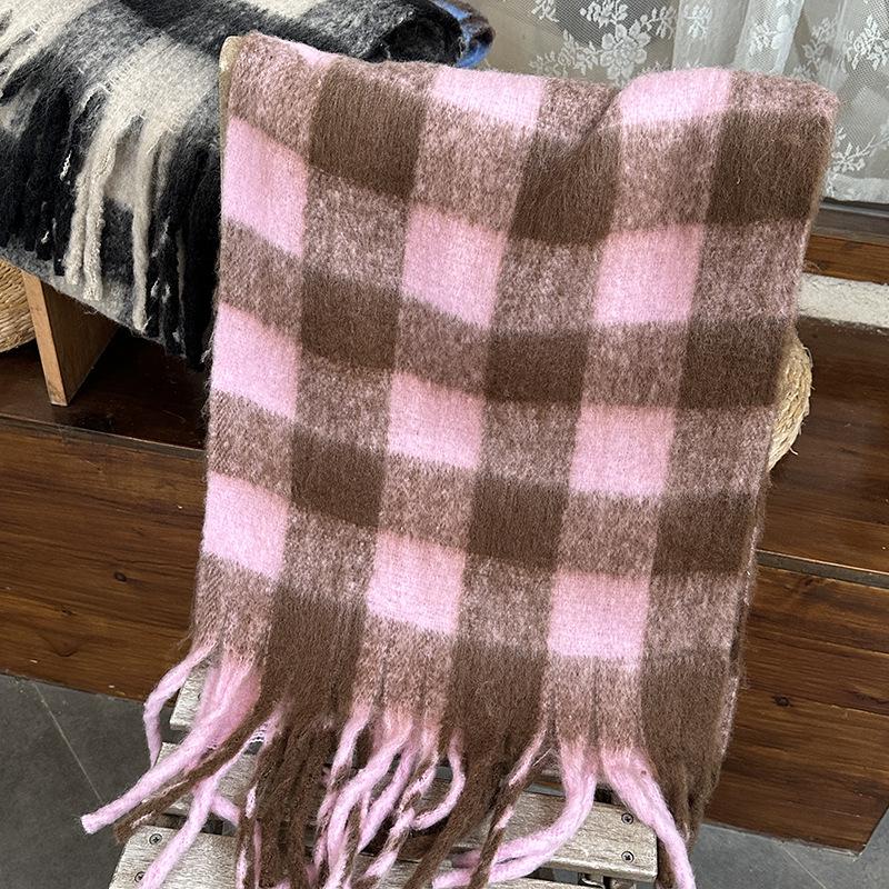 Luochi Black & White Plaid Scarf: Warm, Thick, Korean Style, Fashionable, Versatile Tassel Scarf for Women, Autumn/Winter