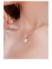 Elegant Snowflake Necklace for Women - Luxurious Ice Flower Pendant, Perfect Christmas Gift for Girlfriend.