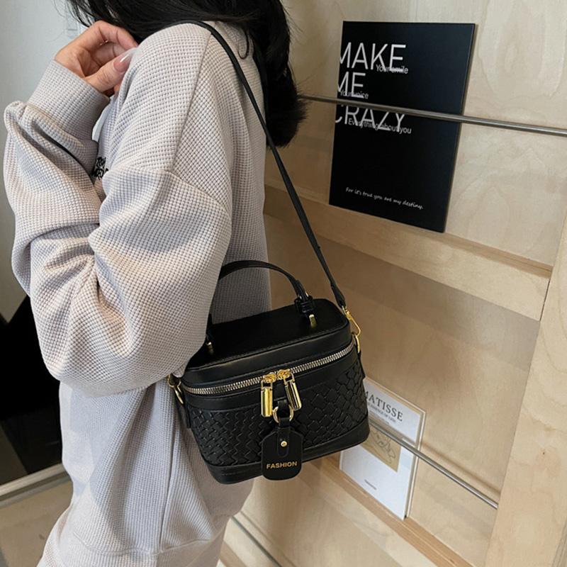 New Minimalist and Fashionable Box Shape Small Handbag, Contrasting Color Women's Bag, High-end Carriage Single Shoulder Crossbody Handbag