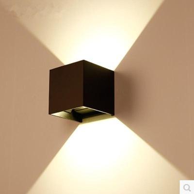 Luminária de Parede Externa LED Ajustável Preta Elegante e à Prova d'Água
