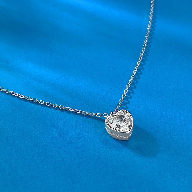 Lulu Tong S925 Silver Heart-Shaped Simulated Diamond Pendant for Women