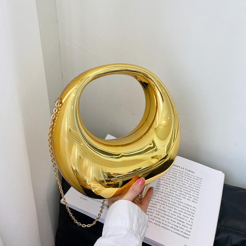 

Bags women s 2025 new European and American fashion glossy underarm bag ins Internet celebrity chain messenger dumpling bag золотий