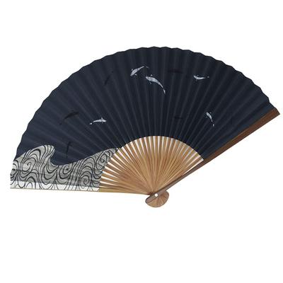 Faltbarer Kyoto-Fächer mit Perle aus Karaki-Holz und Ayu-Motiv in Marineblau, Stil, Japan, Maserung, Oberfläche, (Süßfisch) Blau.