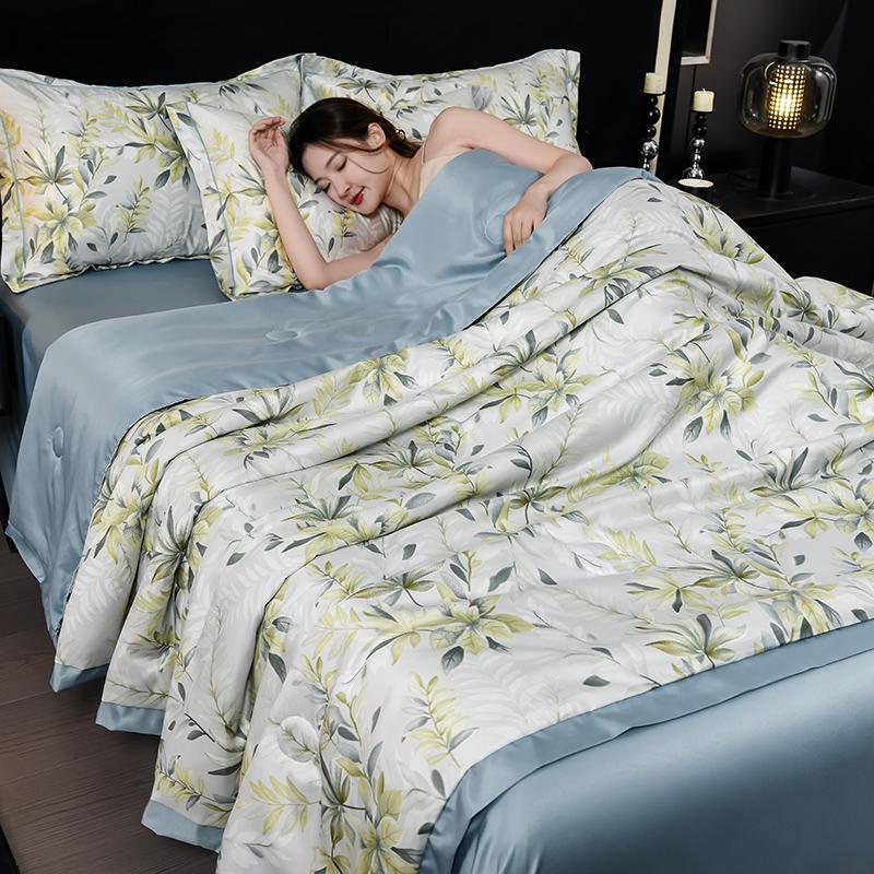 Summer Duvet Smooth Quilt Single/Queen Size Bedspread Skin-friendly Comforter Floral Style Duvets Edredon (No Pillowcase)