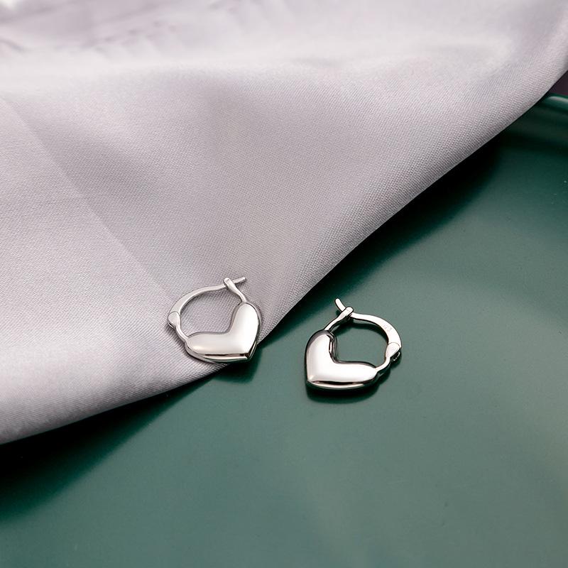 European-American Geometric Metal Earrings: 3D Tulip Heart Pendant Cuffs
