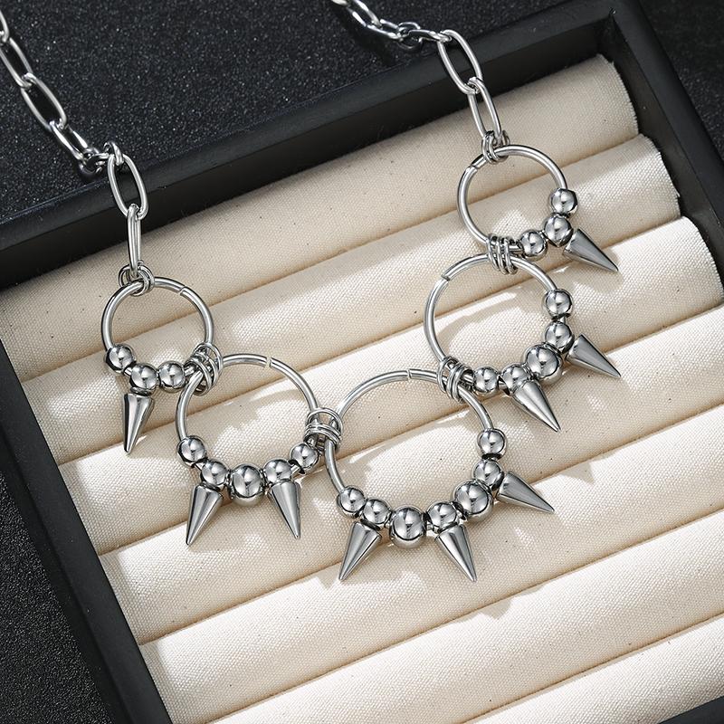 

Punk Style Copper Color Rivet Ring Splicing Necklace Hip-hop Trend Charm Zircon Suitable for Both Men and Women