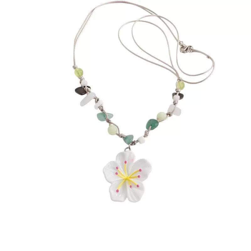 Women Niche‑Designed Sweet Collarbone Chain, Dopamine‑Color Flower Beaded Necklace, Suitable For Seaside Vacation Matching Accessories
