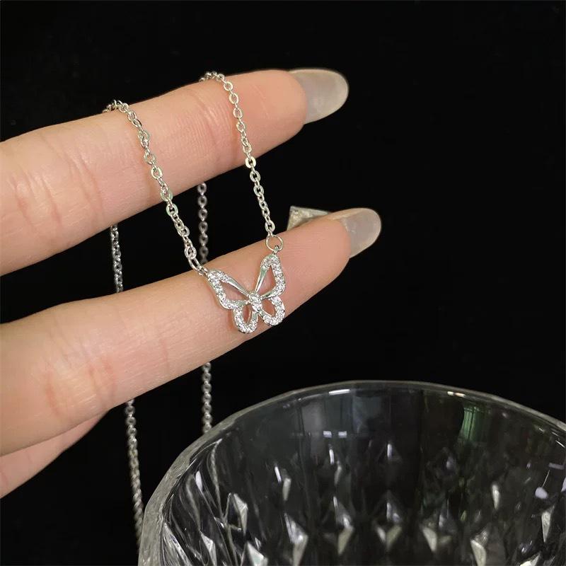 Zhongying Jewelry Butterfly Necklace: Full Diamond Women's Clavicle Chain - Fresh Design, Chic Cold Style Choker.