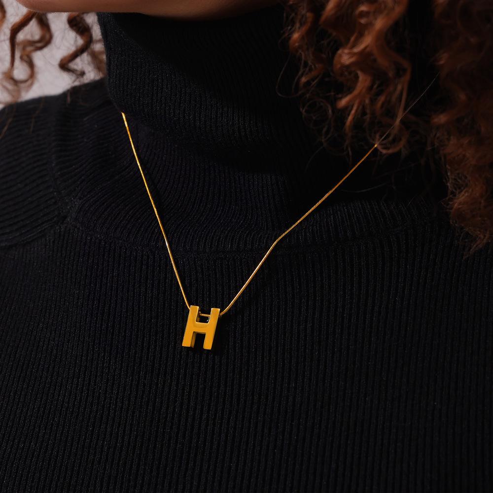 French Fashion Retro Niche Love Design Holiday Feng Shui Drop Glass Stone Pendant Titanium Steel Gold-Plated Necklace Jewelry