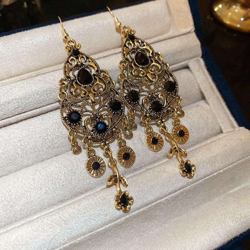 Silver Needle Pearl & Diamond Geometric Hollow Earrings - Elegant High-End Studs