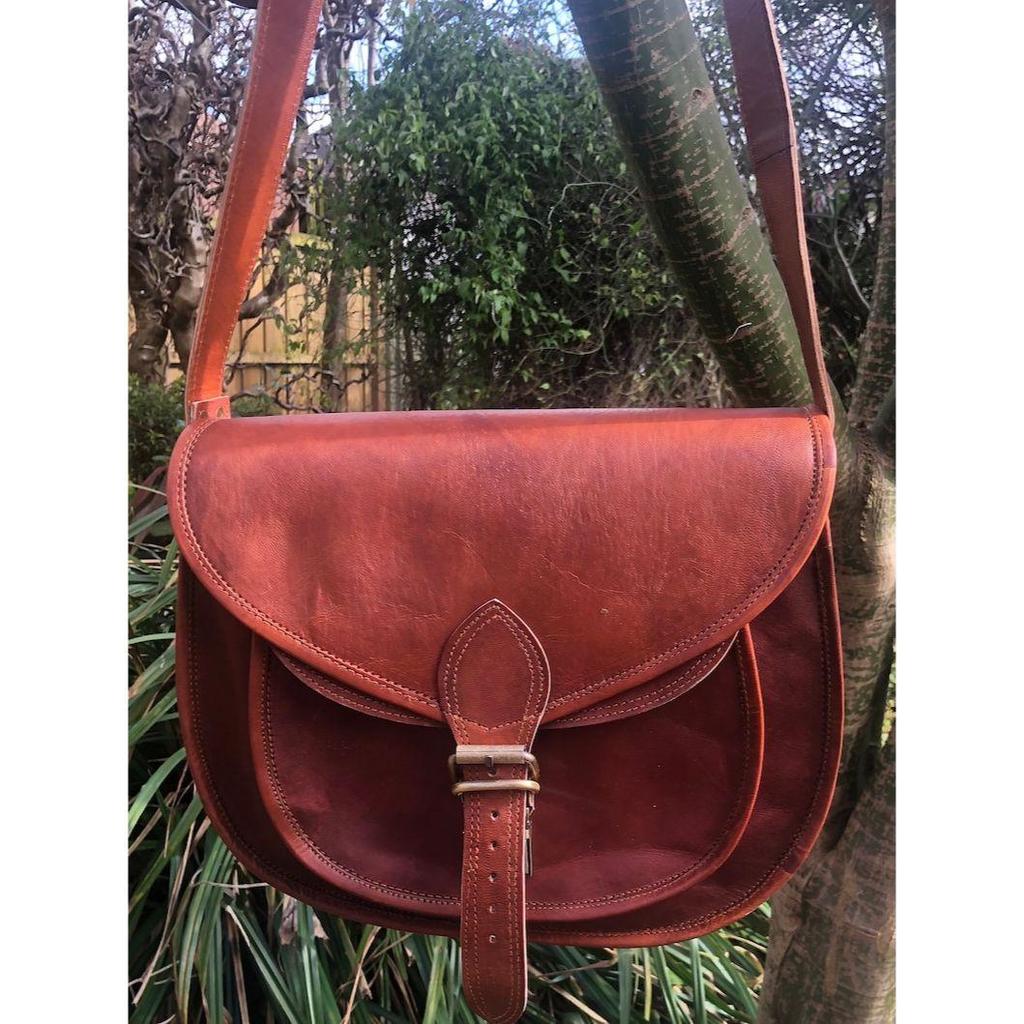 Large Leather Saddle Bag, Style Saddle Bag, Retro Saddle Bag, Traditional Vintage-looking Ipad Bag,  Boho Leather Saddle Bag