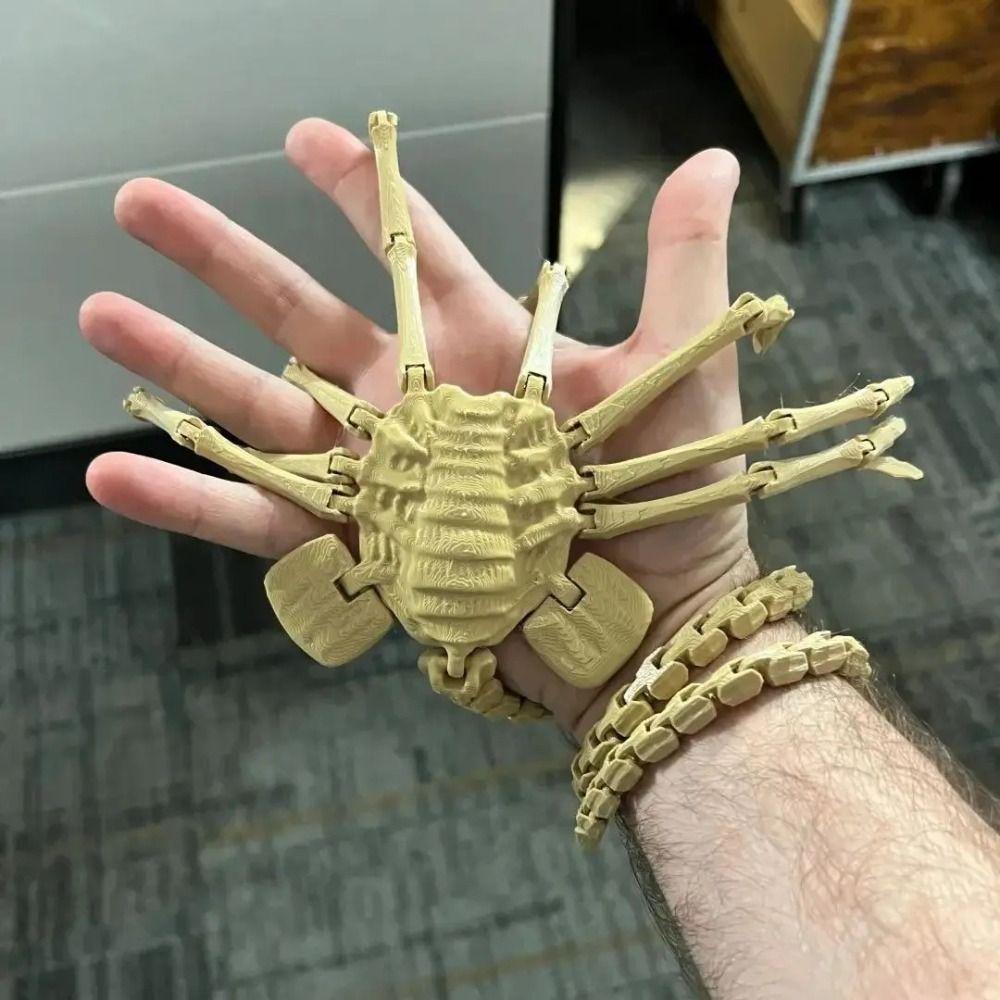 Desktop Decoration Alien Facehugger Model With Flexible Joints Animal Model