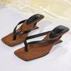 Fashion Fashion Hoof Heels Flip Flops for Women 2025 Summer Square Toe Clip Toe Sandals Woman Designer Style Med Heeled Slippers Female