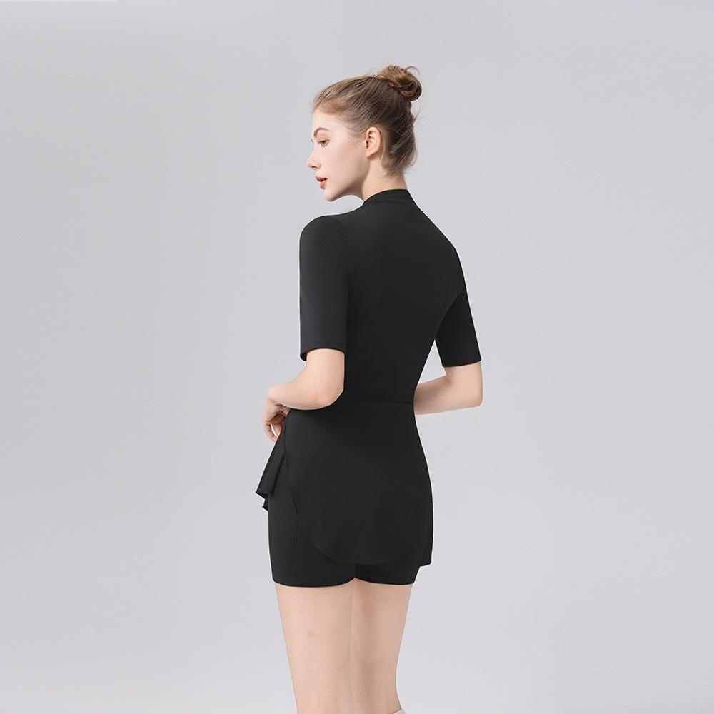 Vestido de Tênis Elegante com Barra de Babados e Shorts Internos
