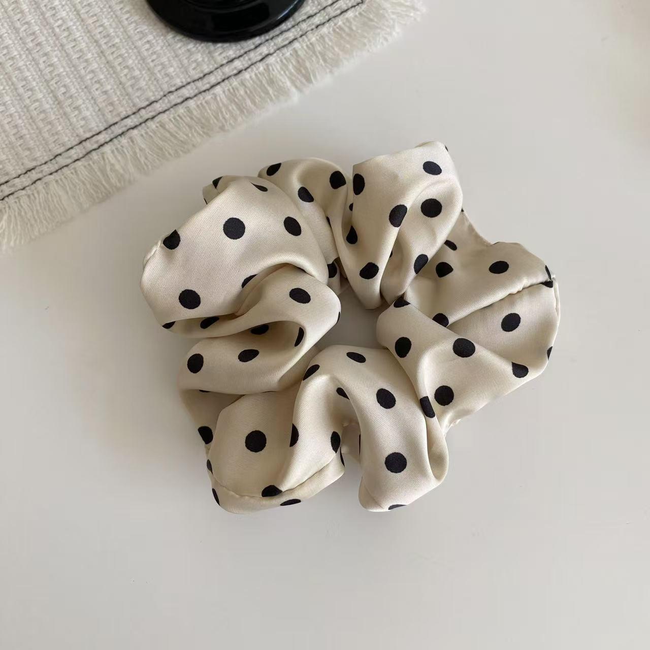 Элегантная французская ретро резинка для волос в горошек с жемчужным акцентом - XL резинка для волос и эластичная повязка на голову