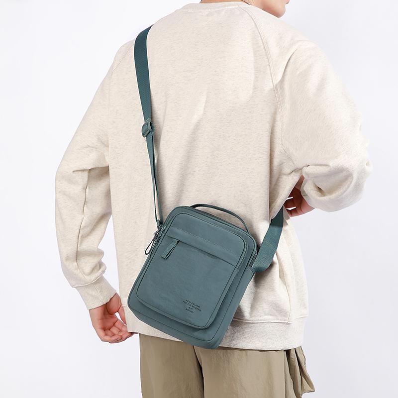 Men's Casual Lightweight Multi-layer Color Simple Outder Bag Women's Versatile Commuting Crossbody Bag