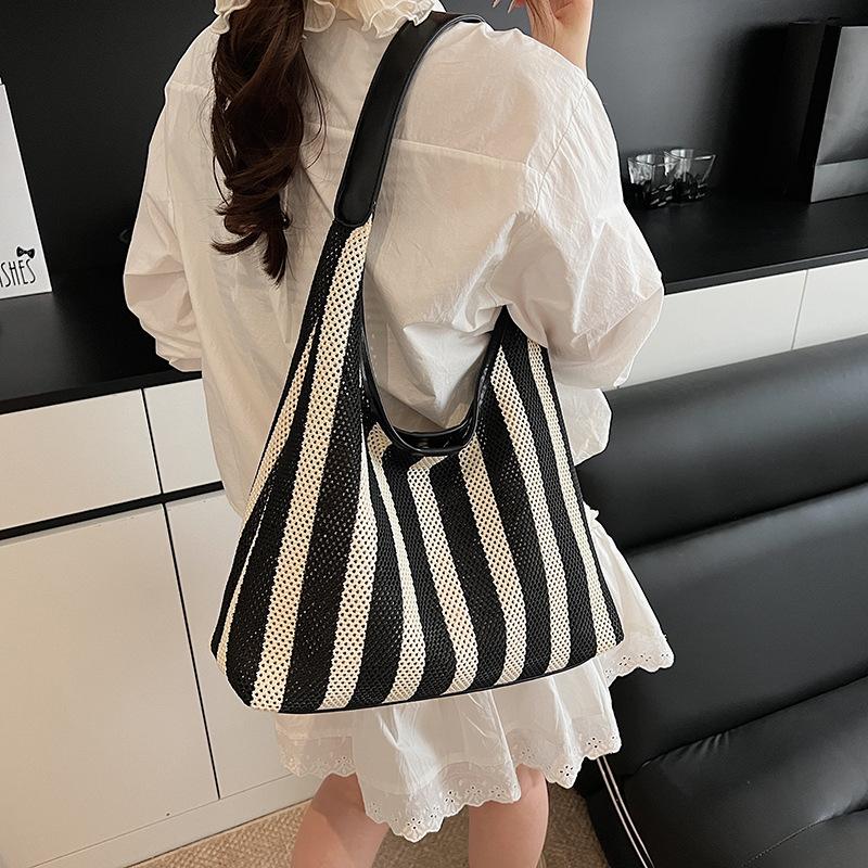 Women's bag large-capacity shoulder bag 2025 new trend casual tote bag vacation commuter bag lazy wind underarm bag