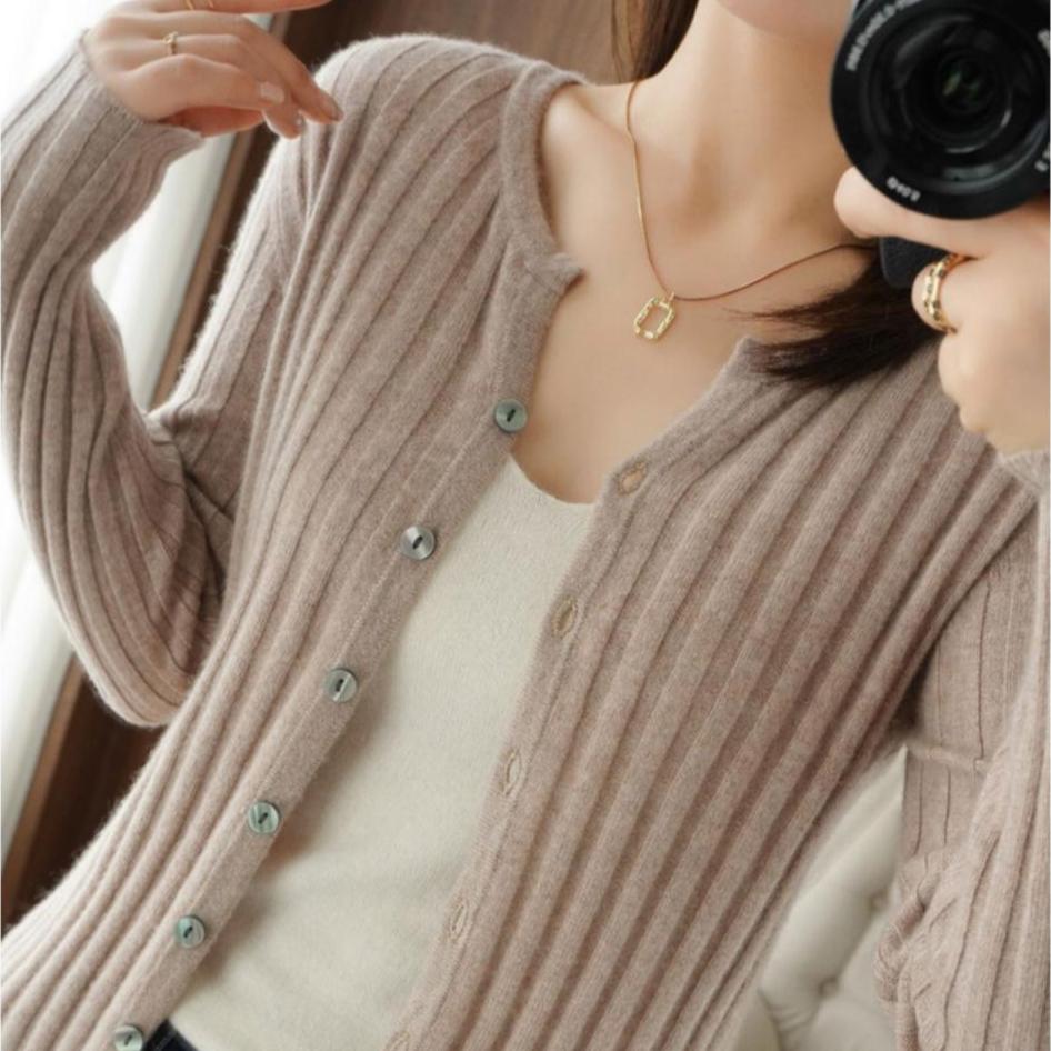Solid Color Knitted Cardigan Women's Round Neck Casual Minimalist Style Sweater Cardigan Long Sleeved Autumn and Winter Short Cut Thin Knitted Jacket