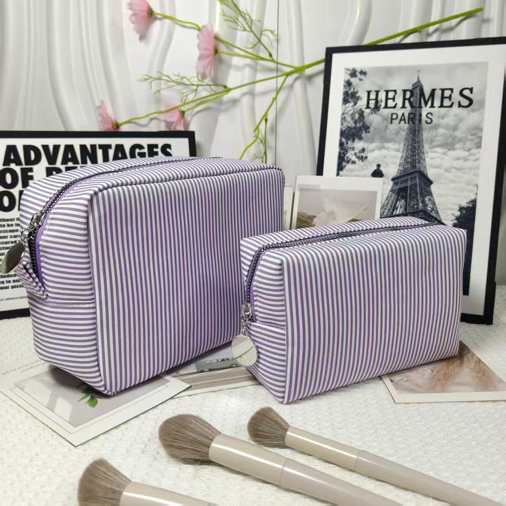 Large-Capacity Striped Makeup Bag: Indian Clutch for Convenient Travel and Outings