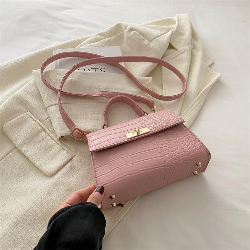 Fashionable Minimalist Women's Small Shoulder Bag 2024 Trendy Crossbody Purse Soft Pu