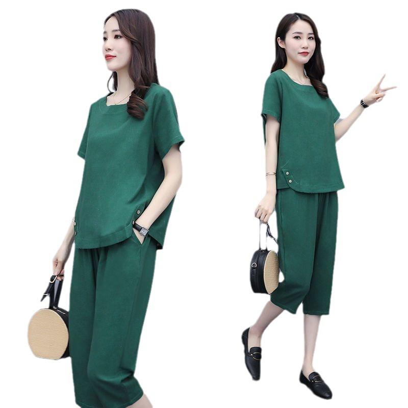 Trendy Plus Size Women's Summer Two-Piece Suit: Short-Sleeved T-Shirt & Cropped Pants