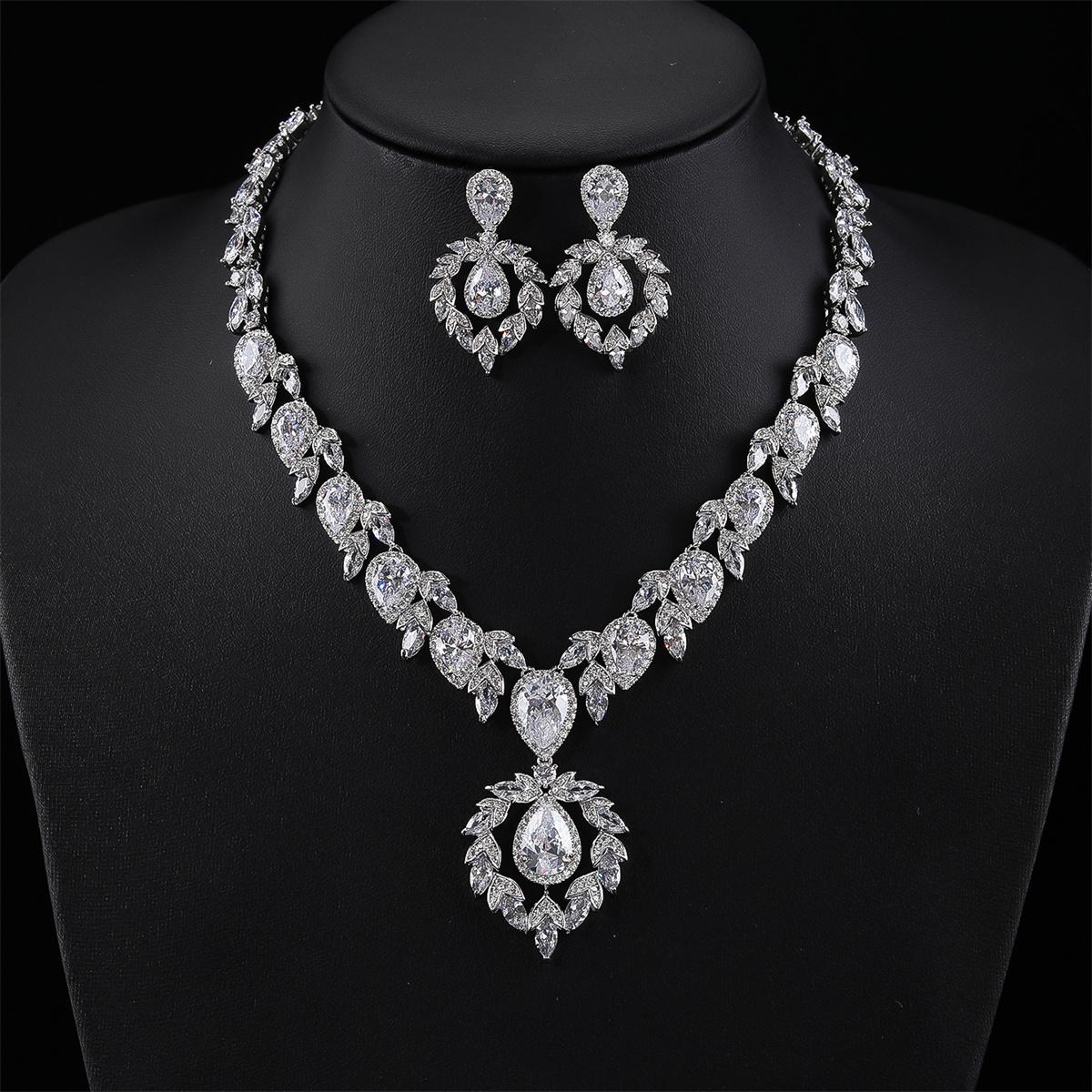 

Luxury Bridal Jewelry Set Gorgeous Waterdrop Cubic Zirconia Ladies Party Wedding Necklace And Earrings Set CN11091 белый