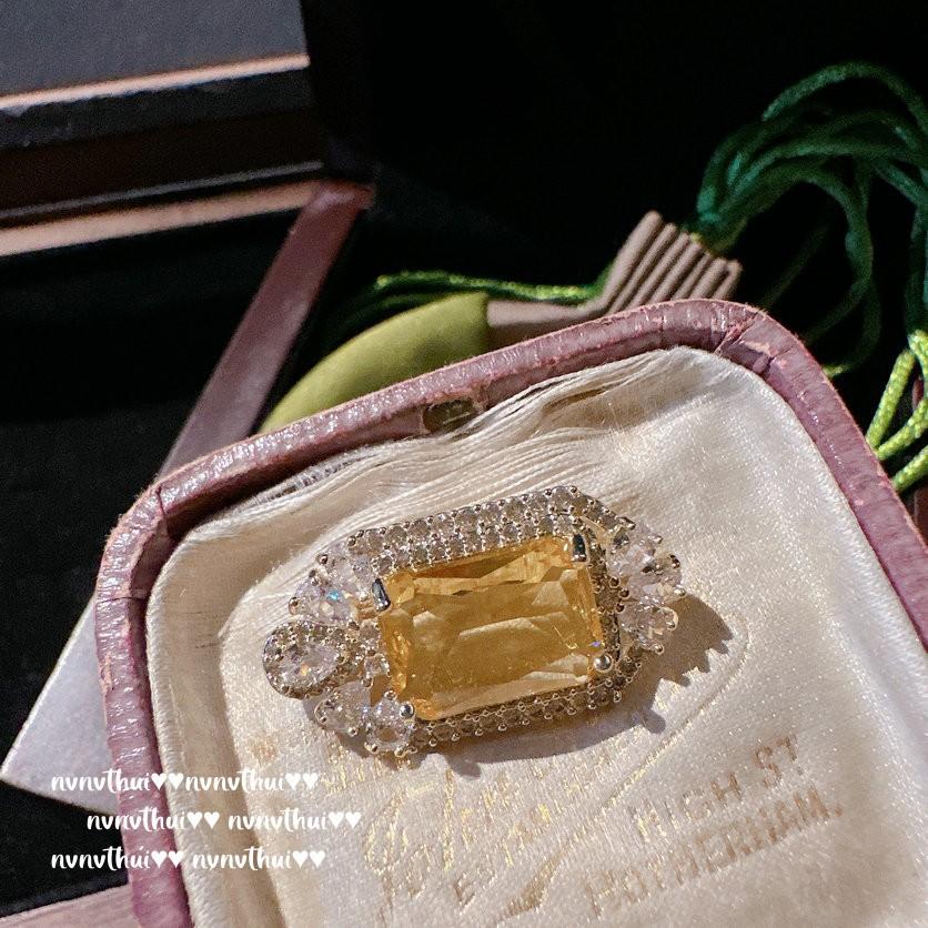 Cinderella Twilight Yellow Pea Gem Brooch, Beautiful, 18K Gold Plated, Sunset Yellow Butterfly Zircon Brooch