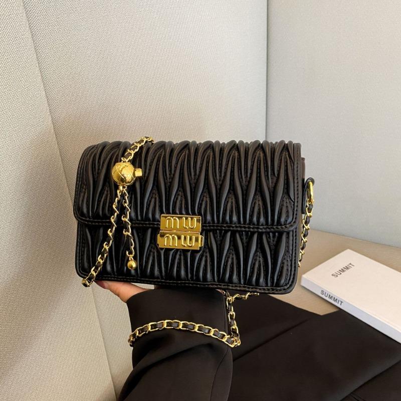 

New shoulder crossbody women s bag chain fashion trend small square bag pleated small bag чёрный