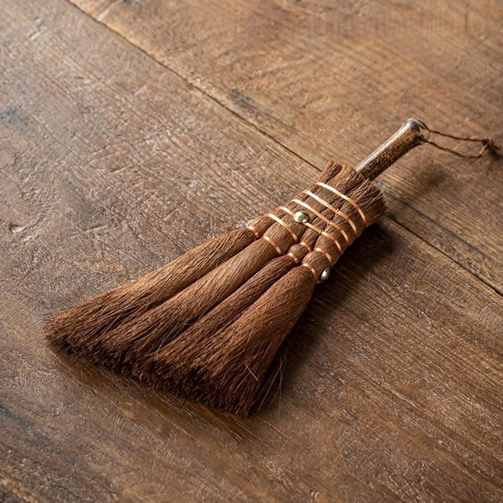 Natural Tea Cleaning Brush Traditional Mini Whisk Broom Tea Ware Scrubber Dust Removal