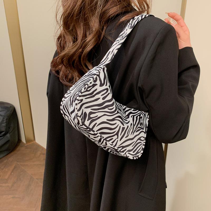 Fashion Canvas Shoulder Bag with Zebra Pattern Lightweight Durable Material Adjustable Strap for Everyday Use Casual Outings and Travel