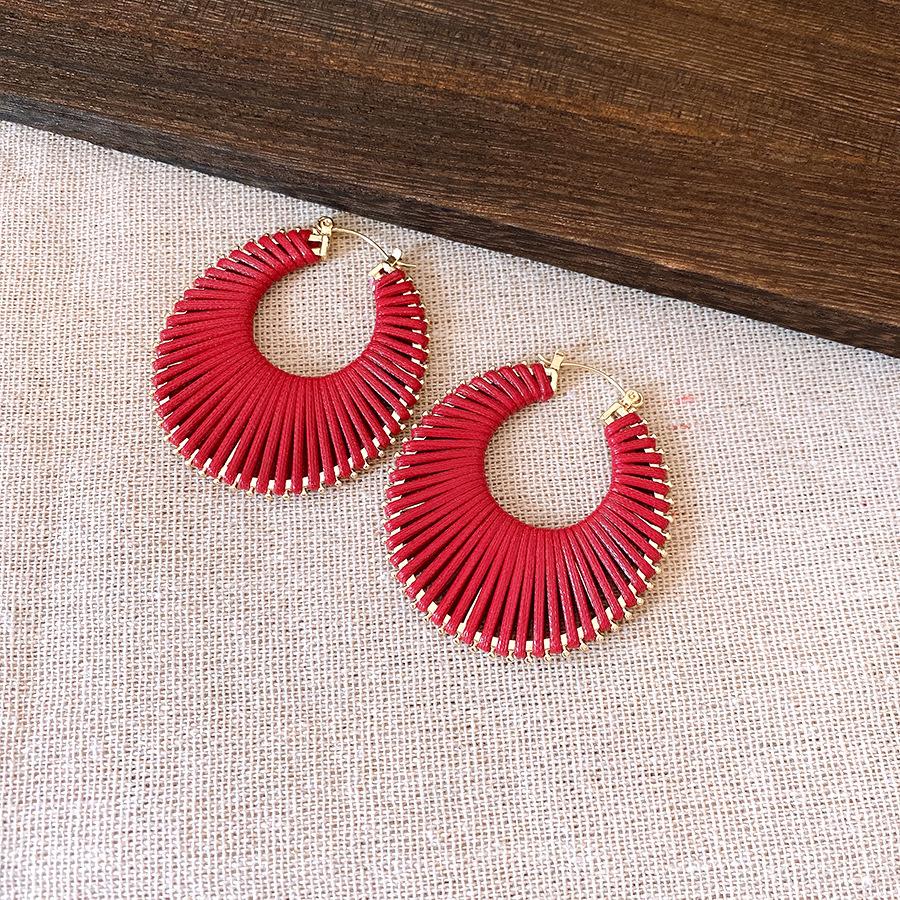 

Dopamine color round hollow ear buckle European and American trend personalized fashion earrings light luxury high-end earrings