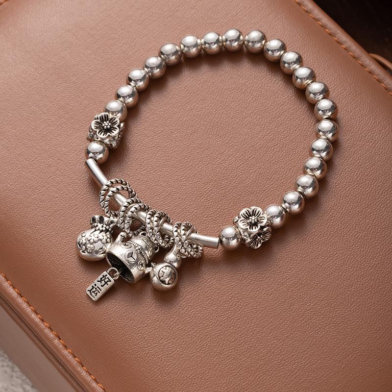 

Браслет-кисточка из двух колец, имитирующий серебро, с сохранением цвета и скрытым серебряным кулоном Манеки-неко L394-1