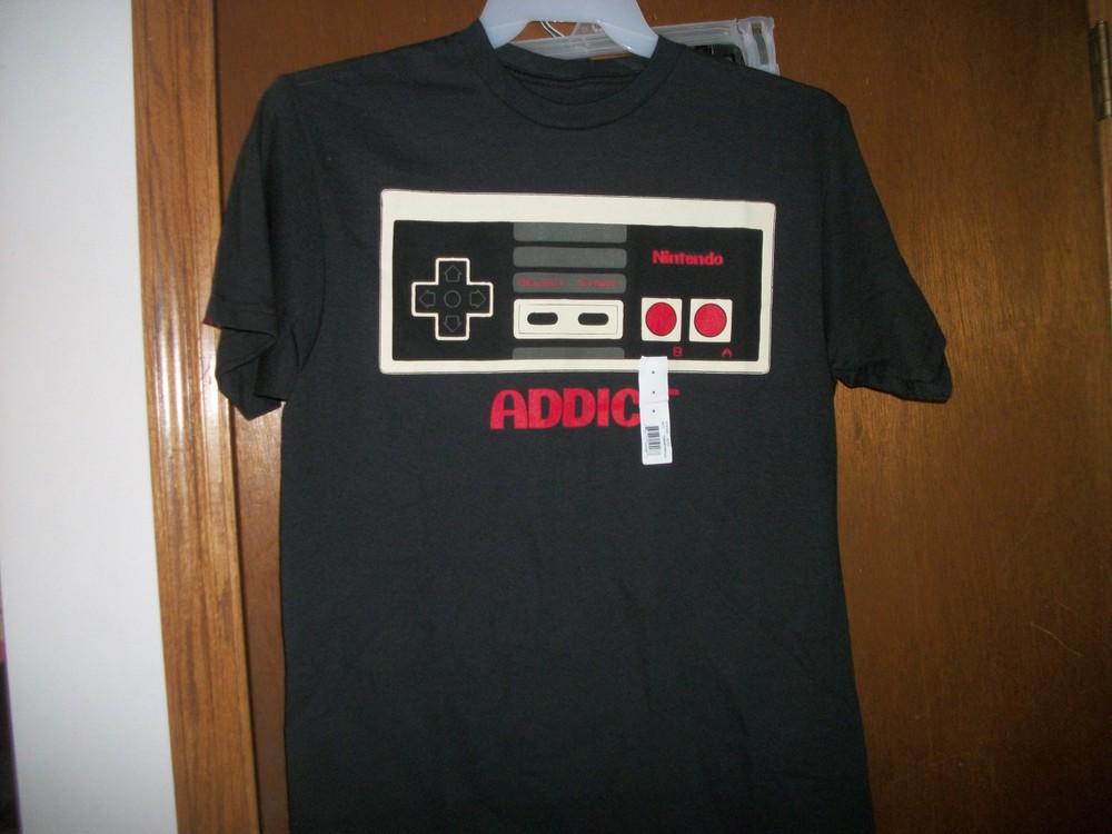 Nintendo Addict graphic  t-shirt  NWT Medium Unisex T-Shirt M