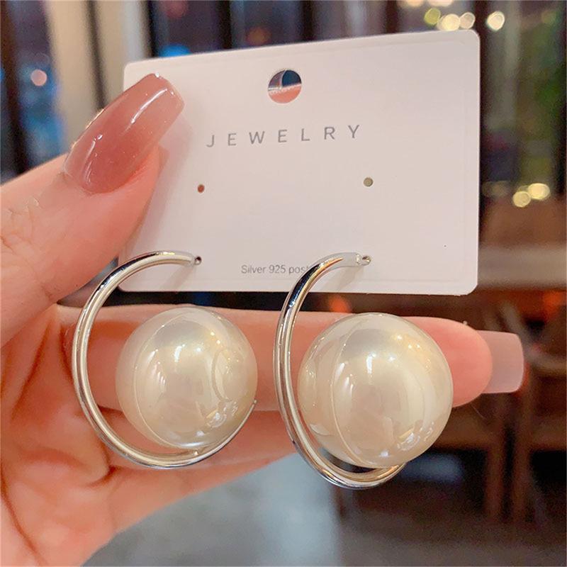 French Retro Style Large Pearl Earrings For Women