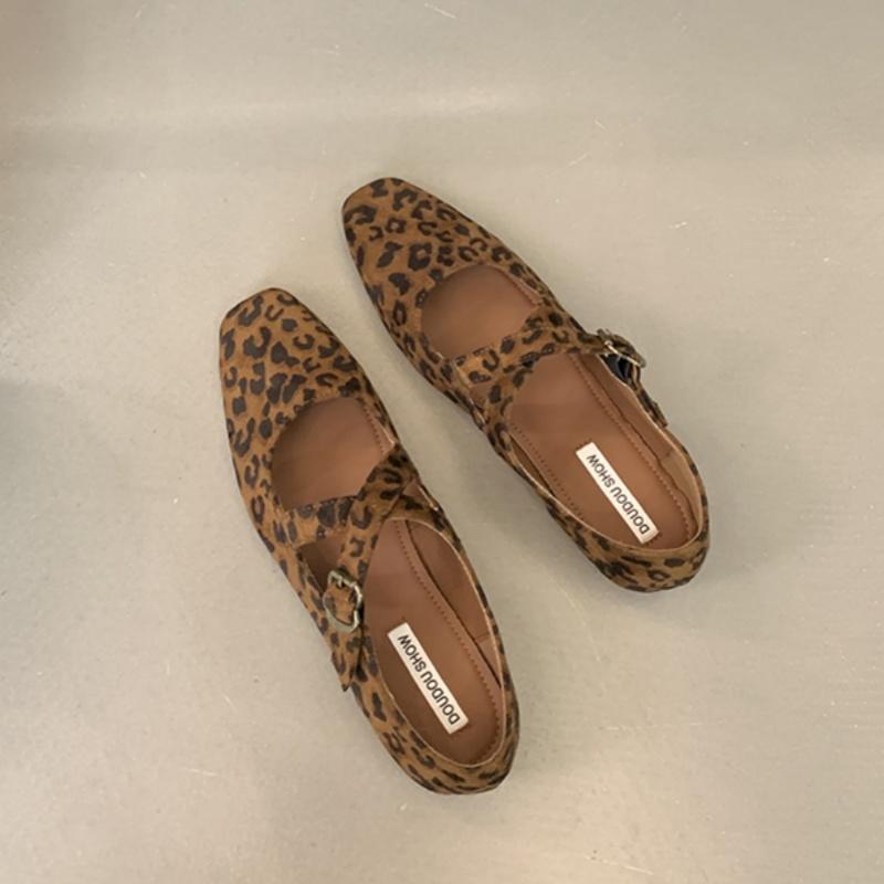 Fashion Autumn Women Flat Shoes Fashion Round Toe Shallow Slip On Ladies Red Ballerinas Shoes Soft Flat Heel Mary Jane Shoes