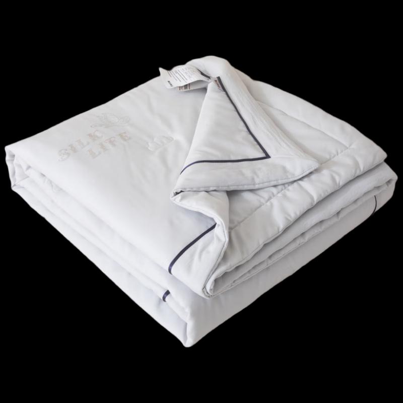 

Muji All-Season Breathable Blended Quilt