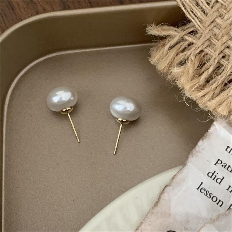1Pair Exquisite Pearl Ear Stud Earrings For Women Luxury Vintage Earrings Temperament Korea Party Wedding Jewelry Gift