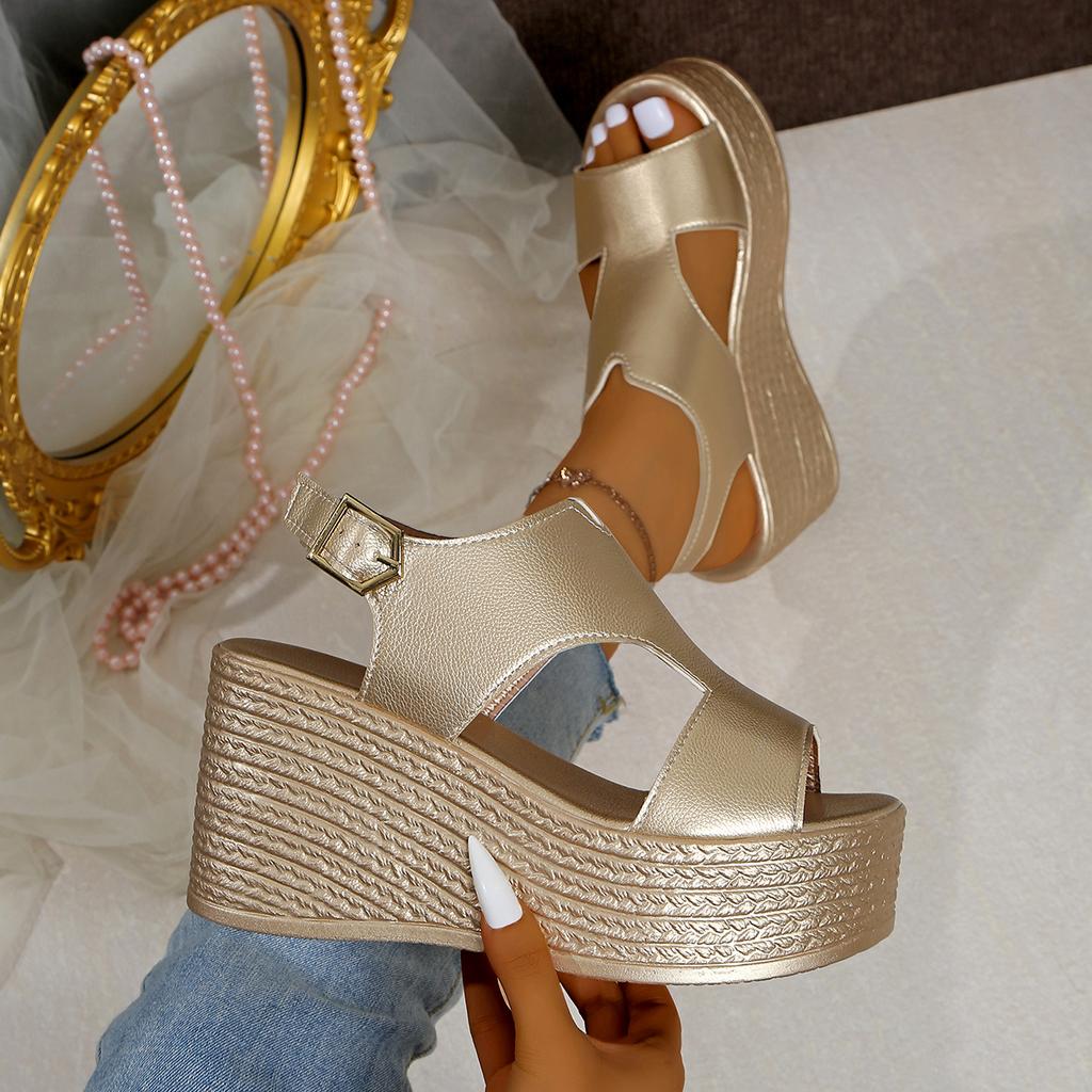 Mode Dam Peep Toe Kilklackssandaler Sommar Bakre Rem Spänne Platåsandaler Kvinna 2025 Ny Mode Tjock Sula Romanska Skor för Kvinnor