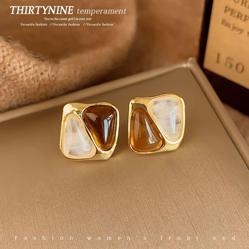 Autumn Retro Amber Stud Earrings - 2025 New Stylish High-End Design for Women