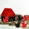 100/50 Stück Kleine Enten Rot Schwarz Mini Harz Entenfiguren Für Abschlussfeier Spielzeug Aquarium Topf Dekoration Anhänger Basteln DIY Dekoration