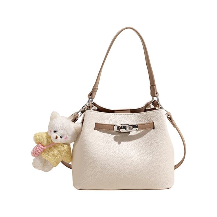 Lychee pattern lock bear pendant bucket bag