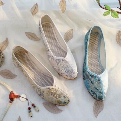 [Cloud] In the Summer of 2024, the New Cheongsam Ancient Women's Shoes Hanfu Shoes Ethnic Style Middle Heel Embroidered Women's Cloth Shoes