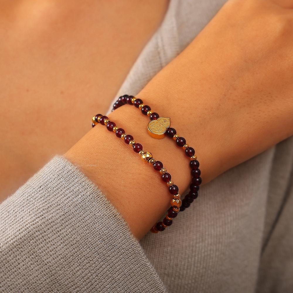 Red Garnet Luxury Gourd Pendant Bracelet for New Year Blessings and Wealth