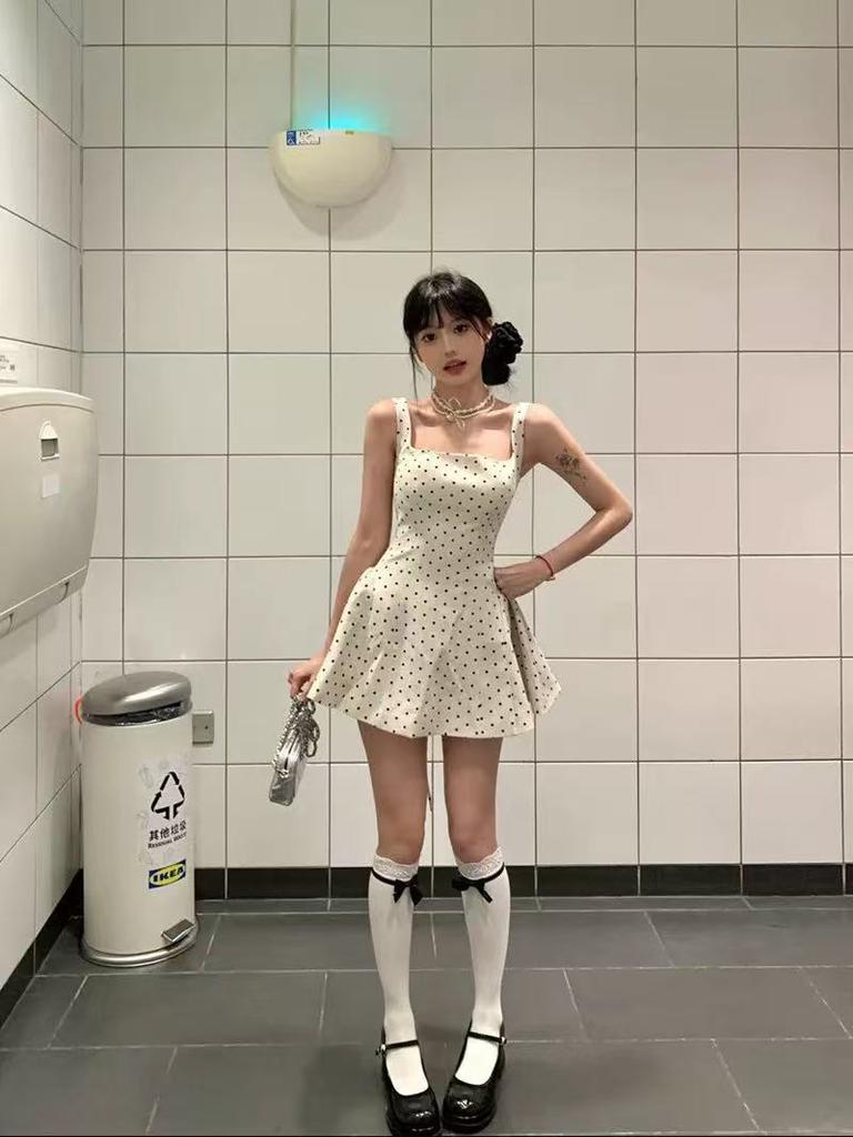 French square collar polka dot suspender dress women's summer waist thin sweet a-word skirt small fluffy short skirt